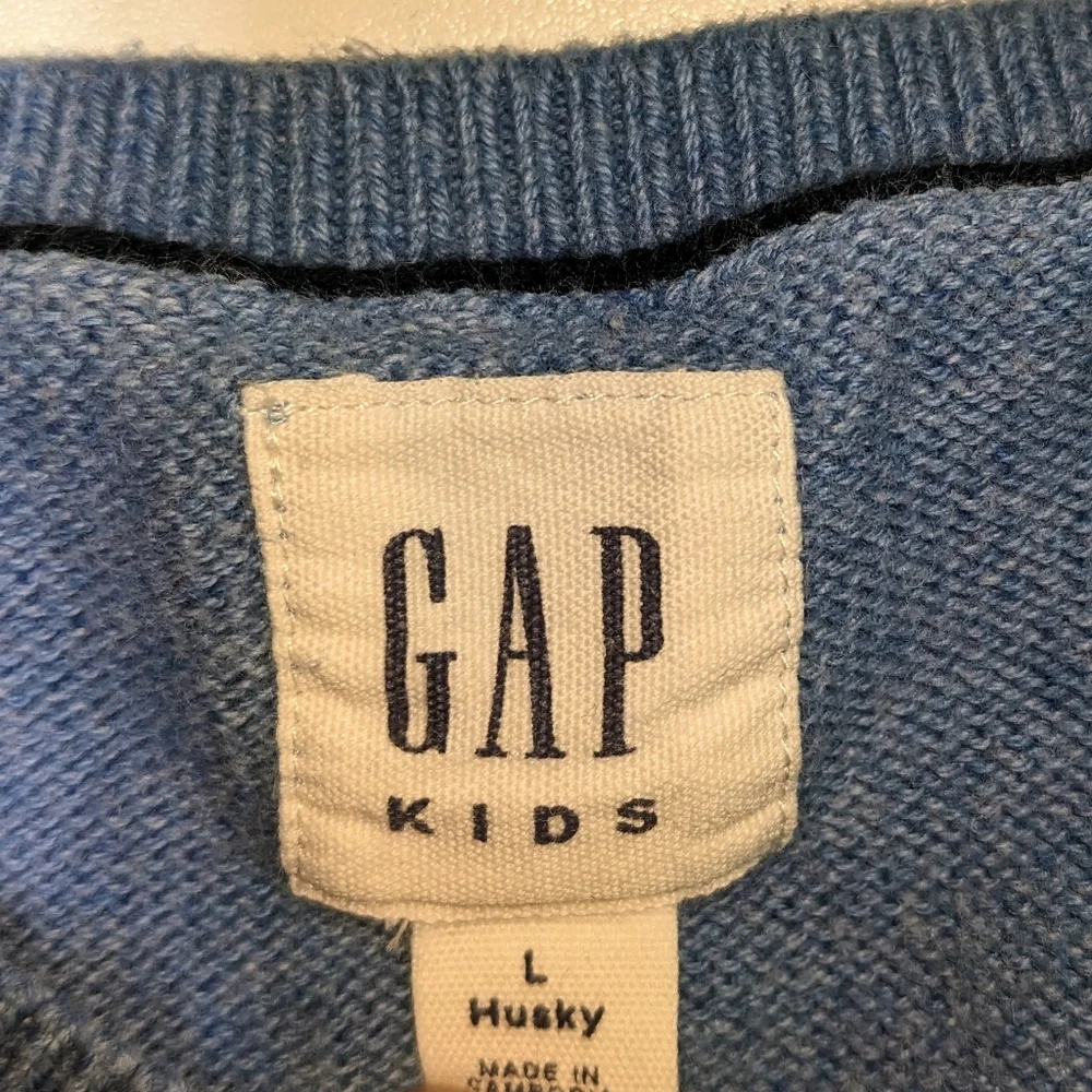 GAP neck sweater
